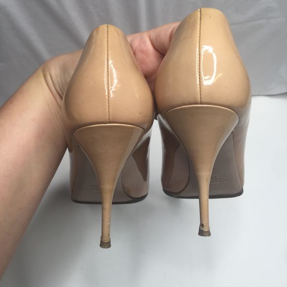 Valentino Garavani Nude Patent Traditonal Pumps 39 - Picture 10 of 12